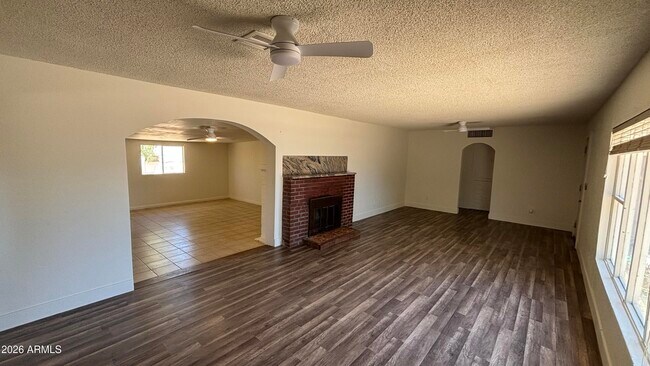 2528 E Hartford Ave Phoenix, AZ 85032 photo 5