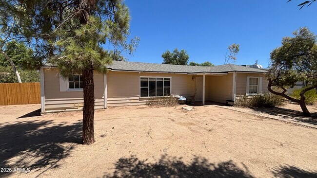2528 E Hartford Ave Phoenix, AZ 85032 photo 2