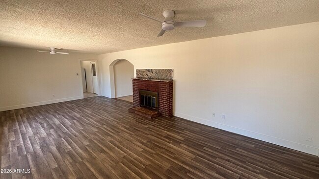 2528 E Hartford Ave Phoenix, AZ 85032 photo 3