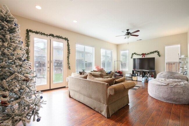 36046 Joltaire Way Winchester, CA 92596 photo 2