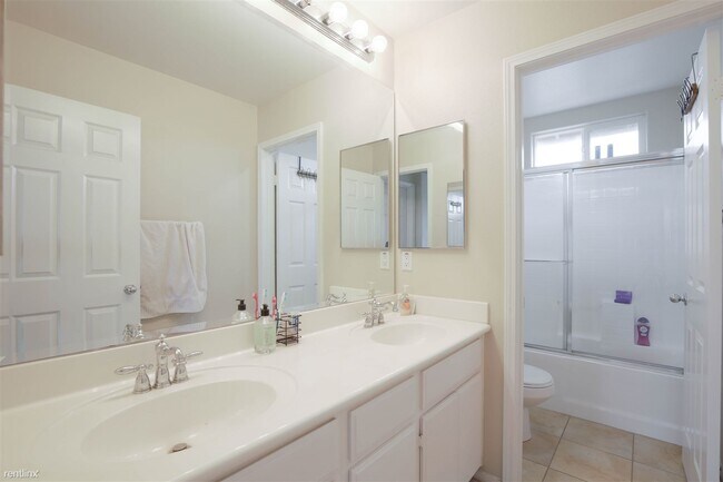 36046 Joltaire Way Winchester, CA 92596 photo 4
