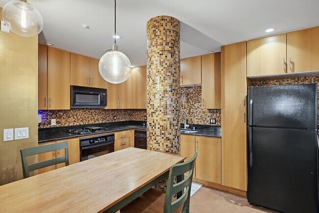 1225 Island Ave San Diego, CA 92101 photo 3