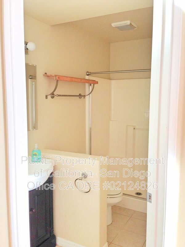 5252 Balboa Arms Dr San Diego, CA 92117 photo 2