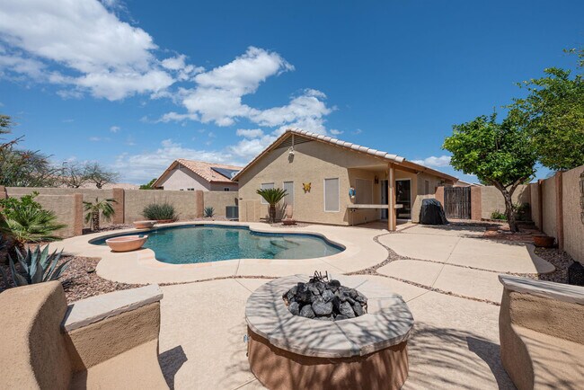 707 W Baylor Ln Gilbert, AZ 85233 photo 2