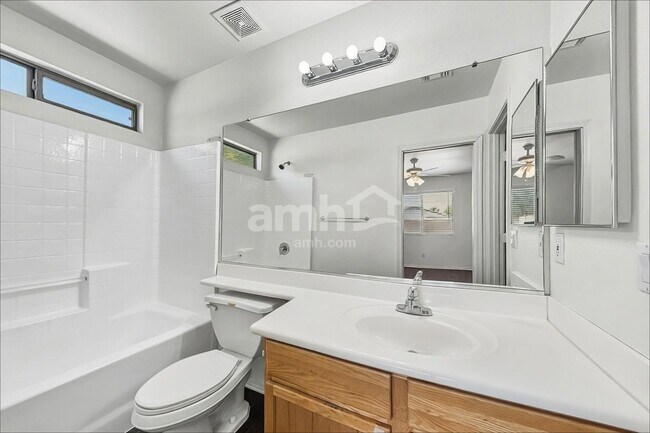 6217 W Warner St Phoenix, AZ 85043 photo 2