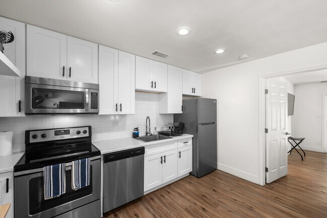 1110 E Polk St Phoenix, AZ 85006 photo 3