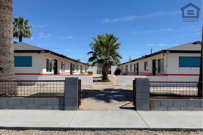 1346 E Willetta St Phoenix, AZ 85006 photo 4