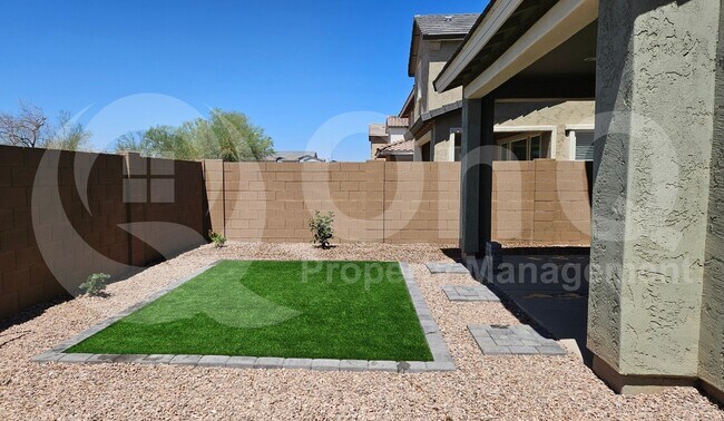 8239 E Petunia Ave Mesa, AZ 85212 photo 5