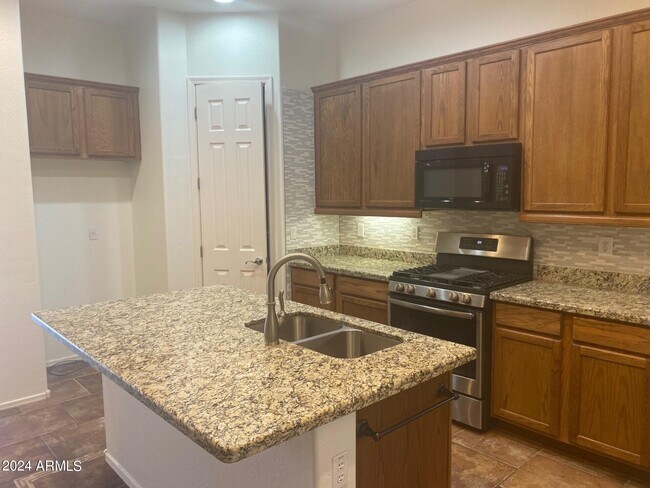 16192 W Cocopah St Goodyear, AZ 85338 photo 4