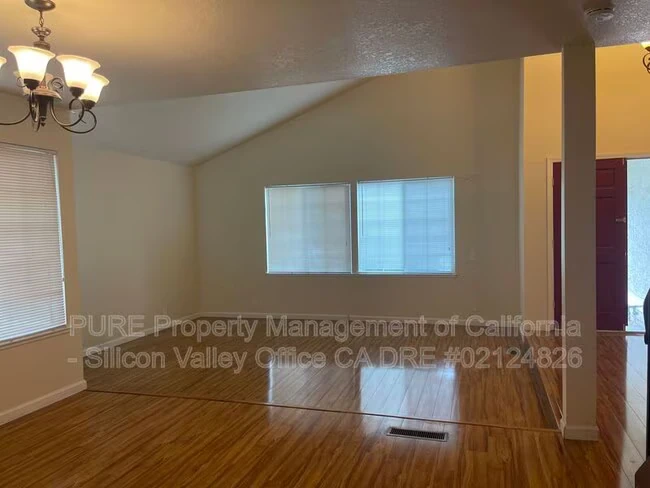 6361 Pearlroth Dr San Jose, CA 95123 photo 3