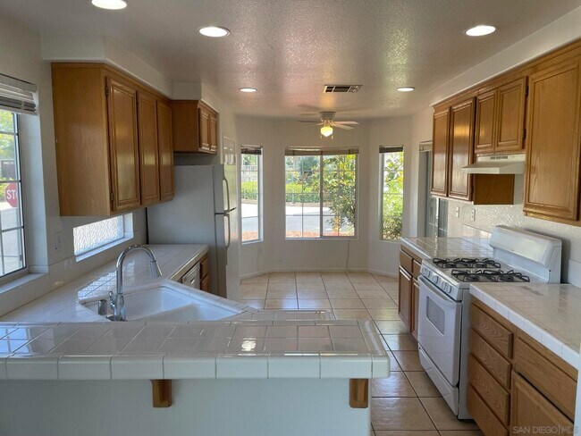 2401 Columbine Rd Alpine, CA 91901 photo 2