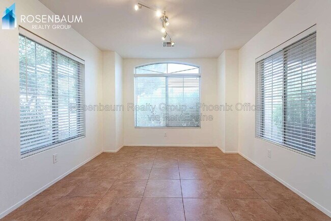 5034 E Holmes Ave Mesa, AZ 85206 photo 2