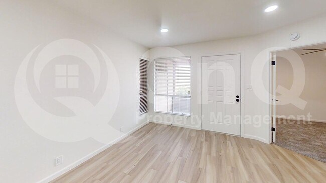 426 W Pontiac Dr Phoenix, AZ 85027 photo 5