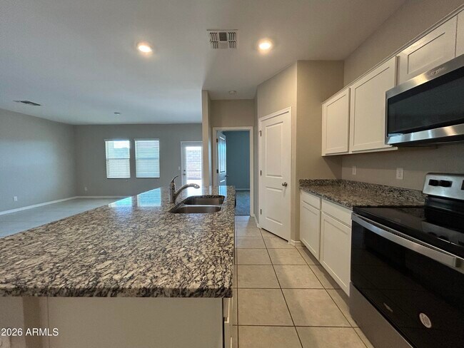 6551 W Magdalena Ln Phoenix, AZ 85339 photo 5