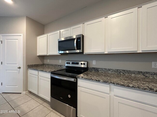 6551 W Magdalena Ln Phoenix, AZ 85339 photo 4