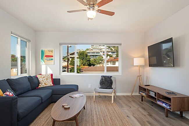 1837 Locust St San Diego, CA 92106 photo 4