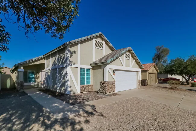 8936 W Fullam St Peoria, AZ 85382 photo 3