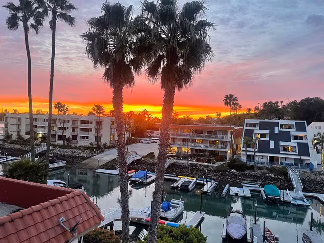 4705 Marina Dr Carlsbad, CA 92008