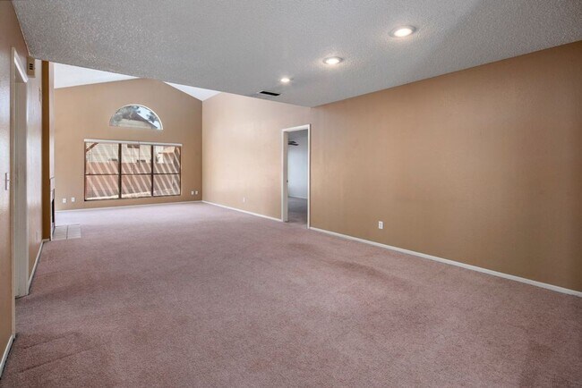 1113 W Highland St Chandler, AZ 85224 photo 3