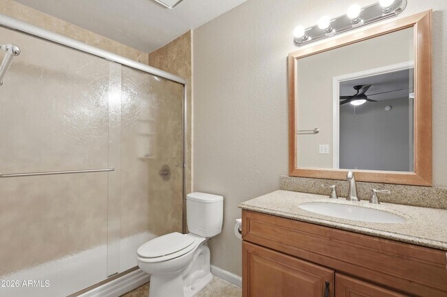 3635 N 37th St Phoenix, AZ 85018 photo 3