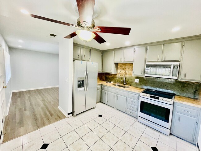 640 Pinewood Dr San Jose, CA 95129 photo 2