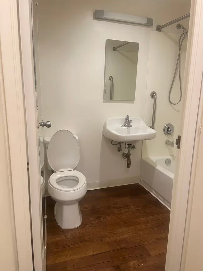 Luther Tower - 55+ Affordable Community photo 4