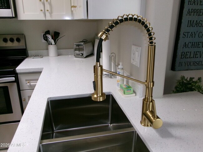9151 W Greenway Rd Peoria, AZ 85381 photo 5
