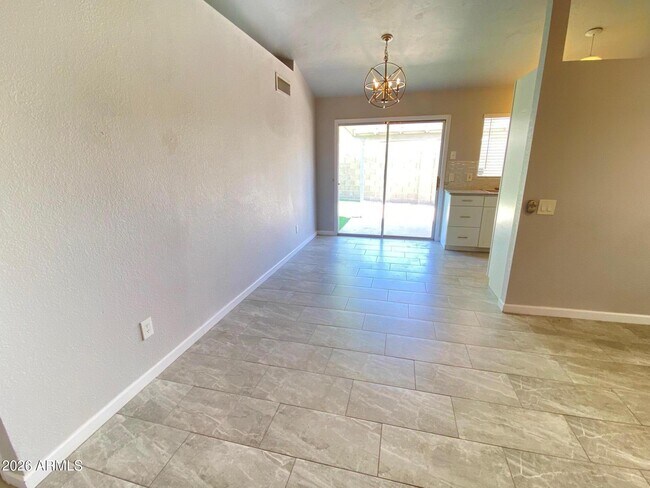 16253 N 18th St Phoenix, AZ 85022 photo 4