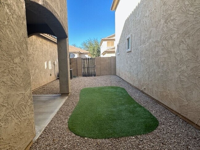 3286 E Sheffield Rd Gilbert, AZ 85296 photo 3