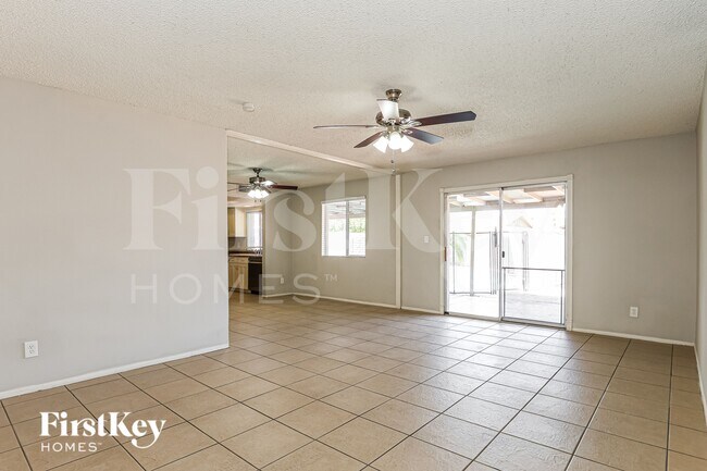 1918 E Watson Dr Tempe, AZ 85283 photo 4
