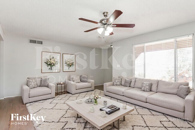 1918 E Watson Dr Tempe, AZ 85283 photo 3