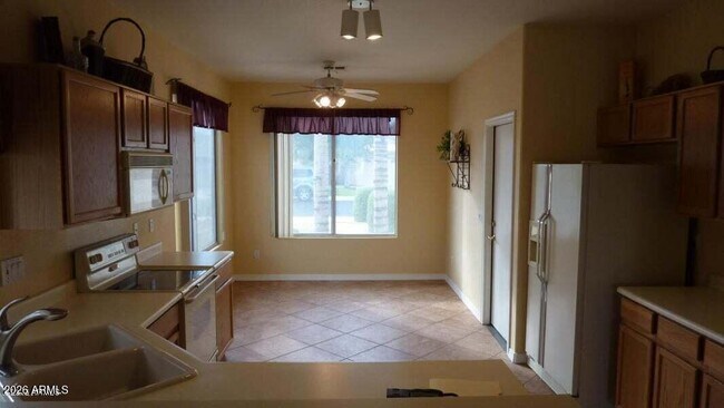 140 W Oxford Ln Gilbert, AZ 85233 photo 3