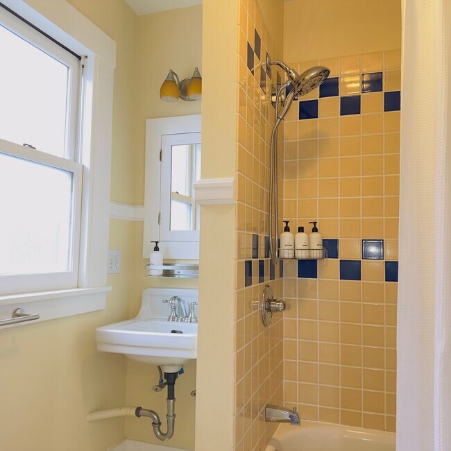 457 -459 65th St Oakland, CA 94609 photo 5