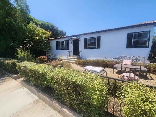 2943 Talbot St San Diego, CA 92106