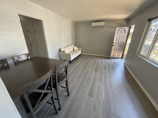 2943 Talbot St San Diego, CA 92106 photo 4