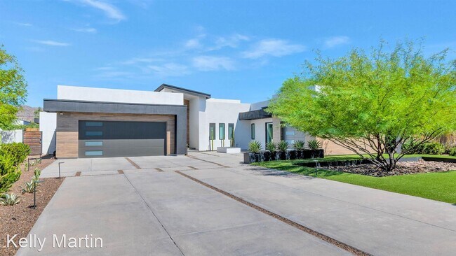 4214 E Marion Way Phoenix, AZ 85018 photo 2