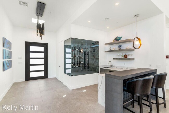 4214 E Marion Way Phoenix, AZ 85018 photo 4