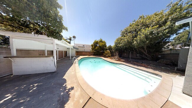 4840 Art St San Diego, CA 92115 photo 2