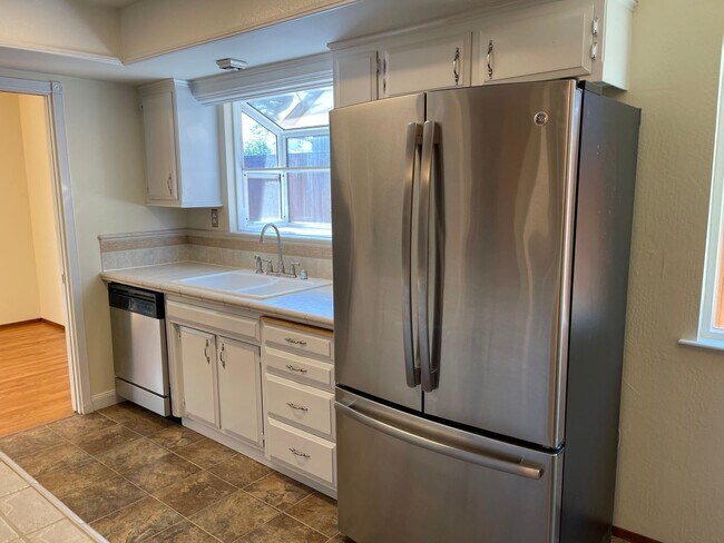 1428 Roselli Dr photo 4