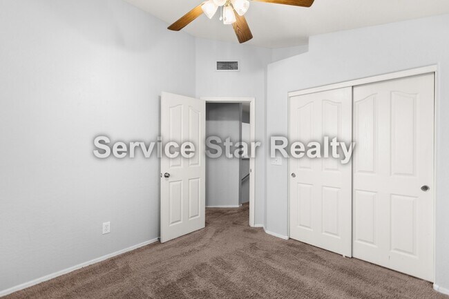 8713 W Lisbon Ln photo 5
