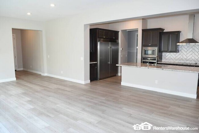 222 E Aster Dr Chandler, AZ 85248 photo 4