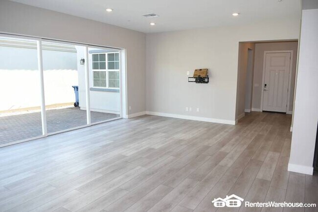 222 E Aster Dr Chandler, AZ 85248 photo 3