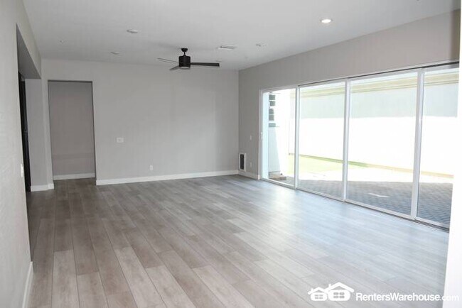 222 E Aster Dr Chandler, AZ 85248 photo 2