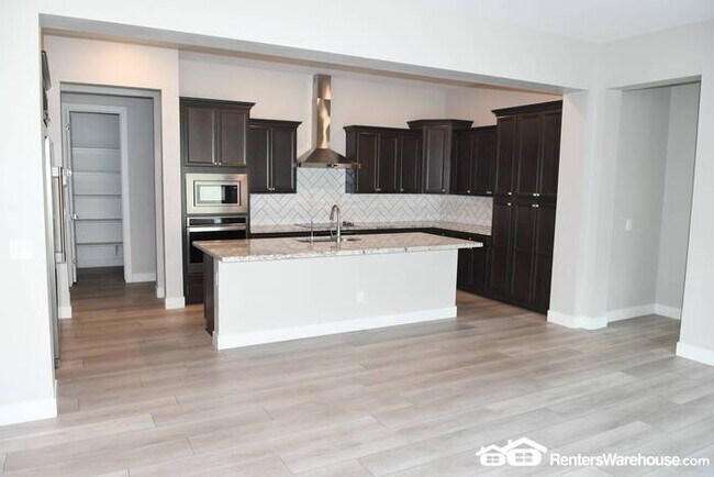 222 E Aster Dr Chandler, AZ 85248 photo 5