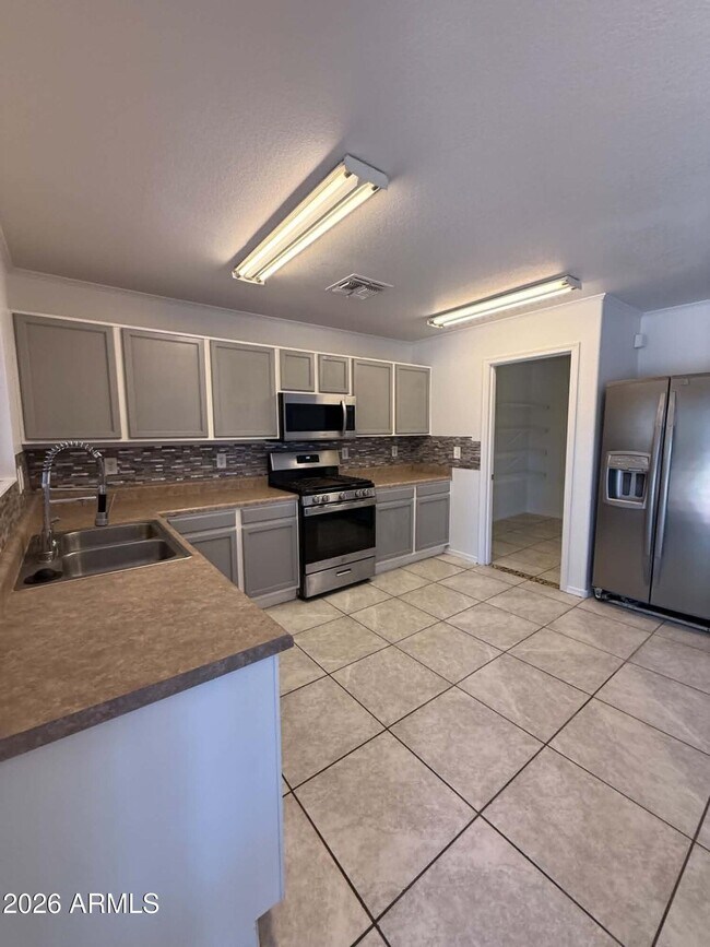 1261 E Dust Devil Dr San Tan Valley, AZ 85143 photo 4