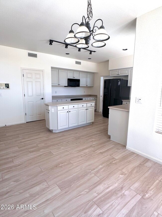 1601 E Glenhaven Dr Phoenix, AZ 85048 photo 2