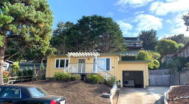 450 Loma Vista Terrace Pacifica, CA 94044 photo 2