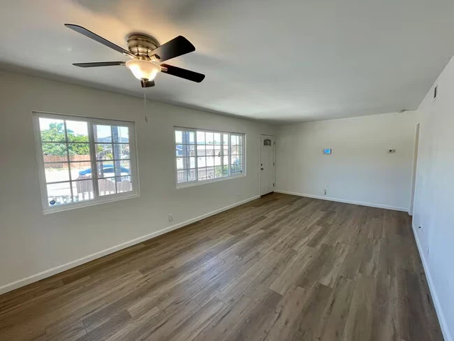 839 N Midway Dr Escondido, CA 92027 photo 5