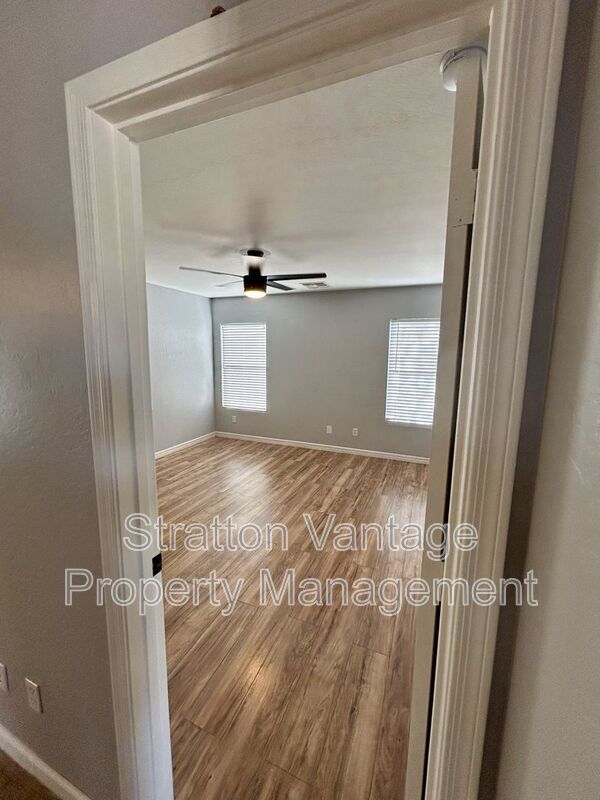 12841 W Laurel Ln El Mirage, AZ 85335 photo 4