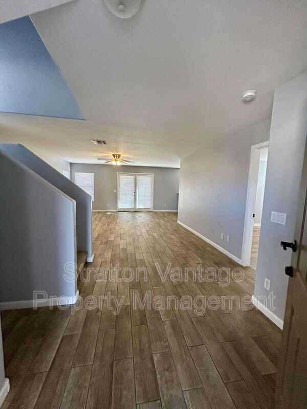 12841 W Laurel Ln El Mirage, AZ 85335 photo 2